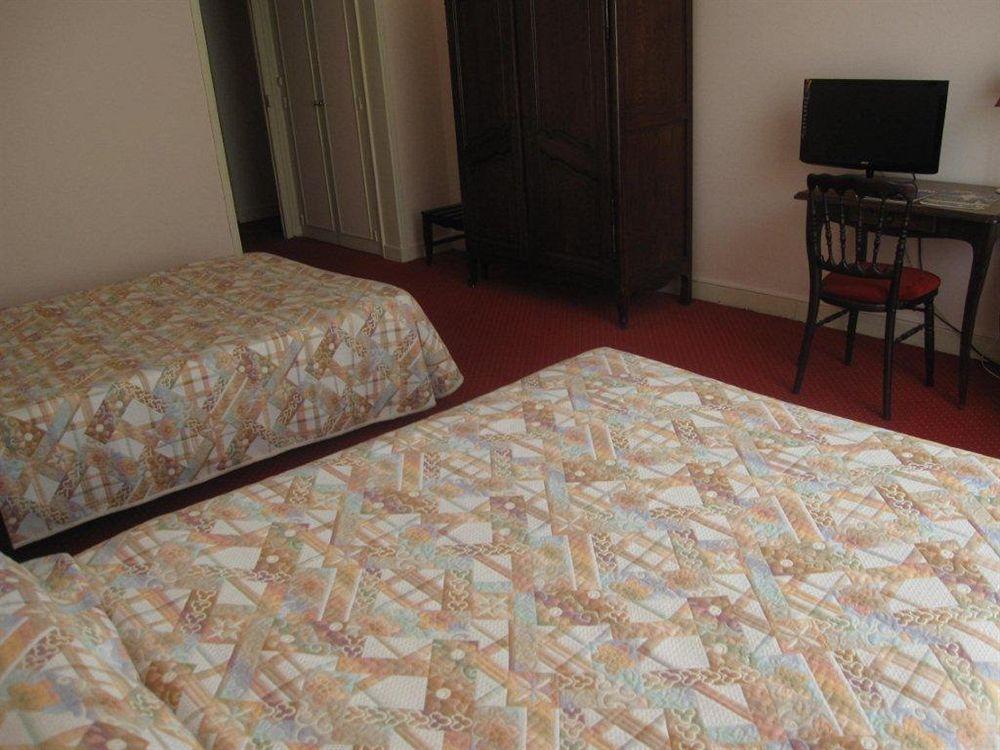 Hotel Des 3 Marchands น็องต์ ภายนอก รูปภาพ