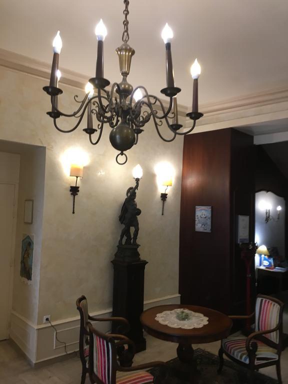 Hotel Des 3 Marchands น็องต์ ภายนอก รูปภาพ