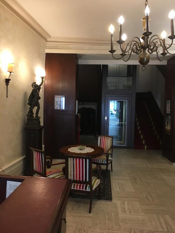 Hotel Des 3 Marchands น็องต์ ภายนอก รูปภาพ