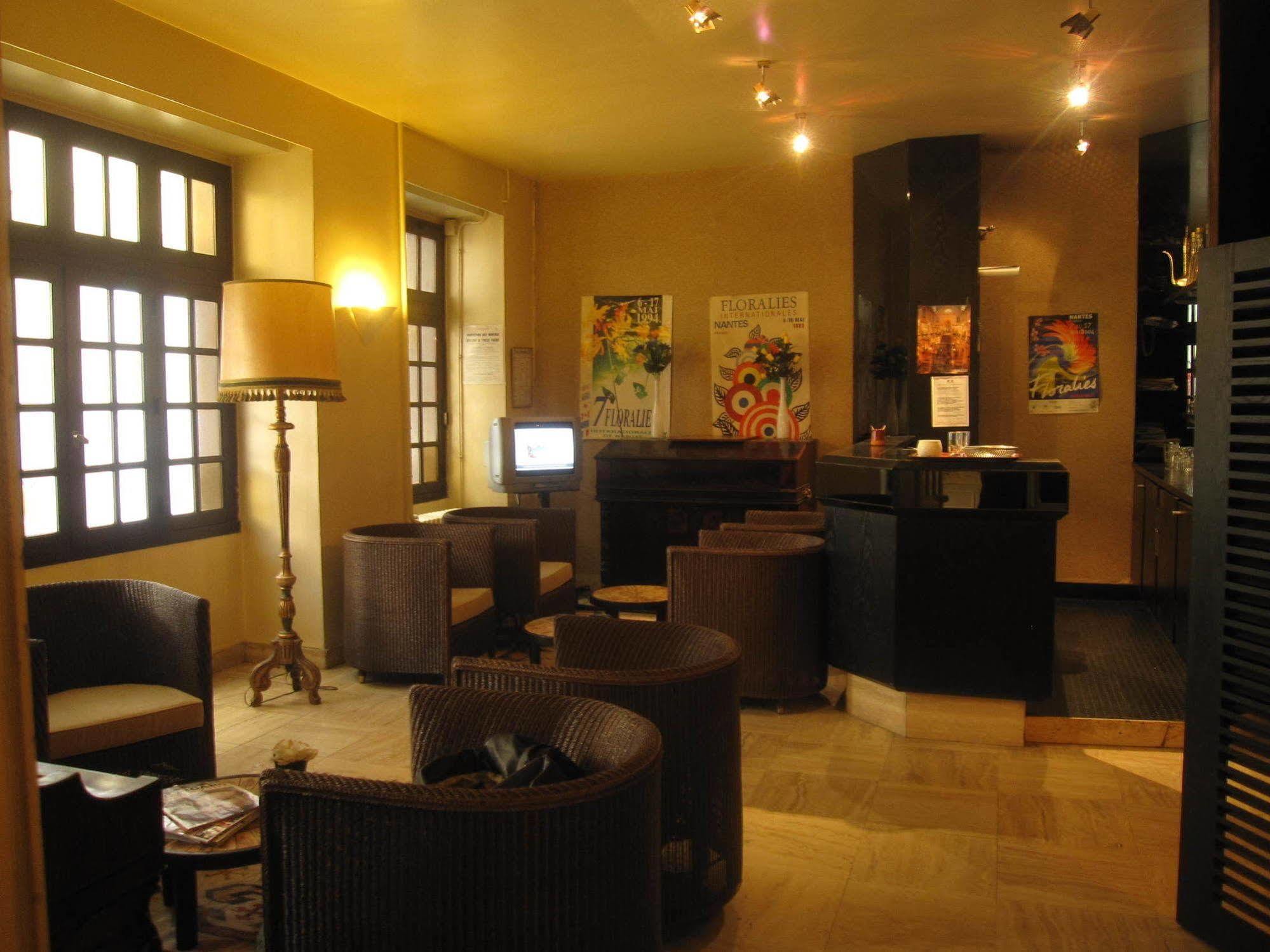 Hotel Des 3 Marchands น็องต์ ภายนอก รูปภาพ