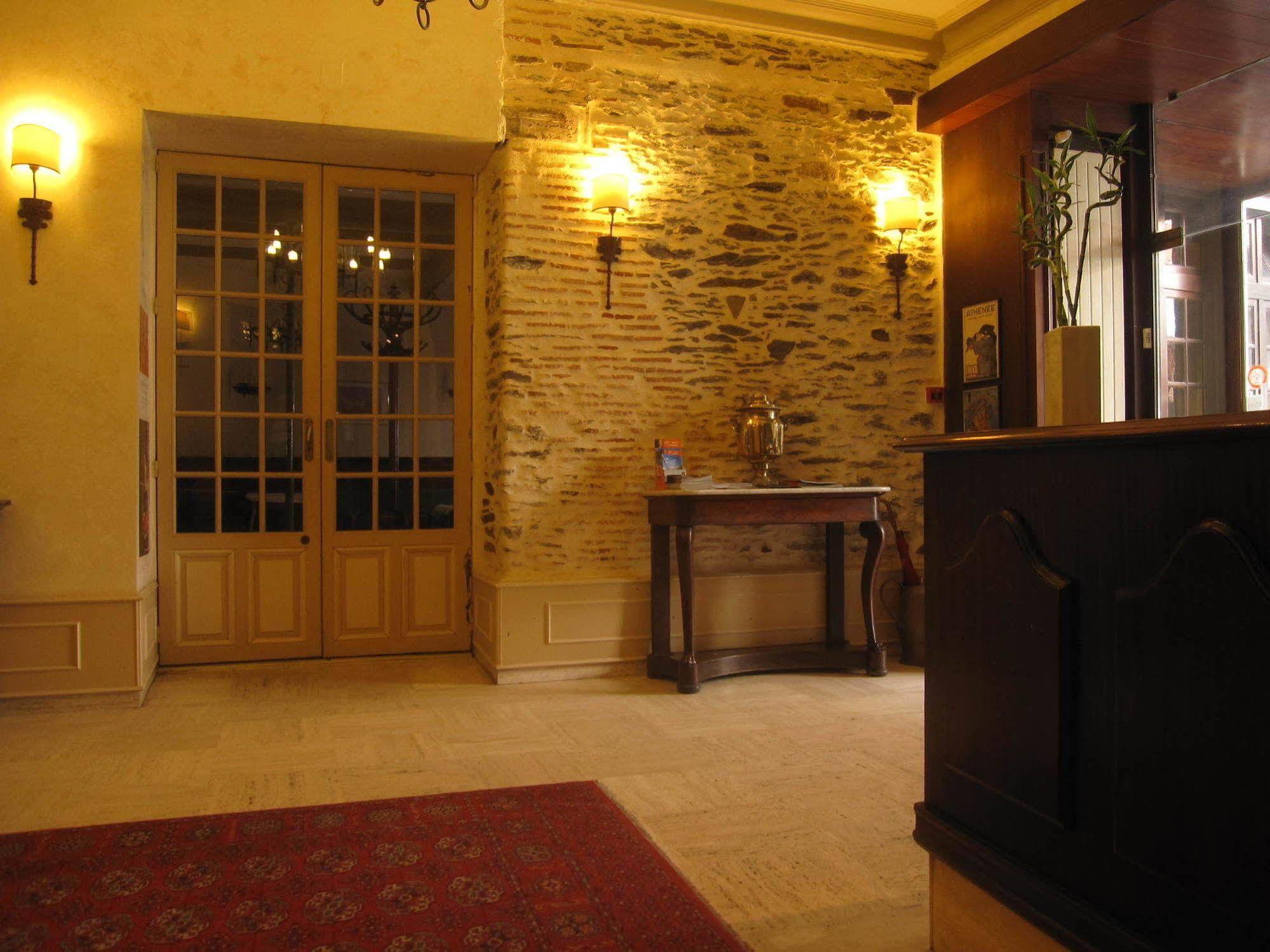 Hotel Des 3 Marchands น็องต์ ภายนอก รูปภาพ