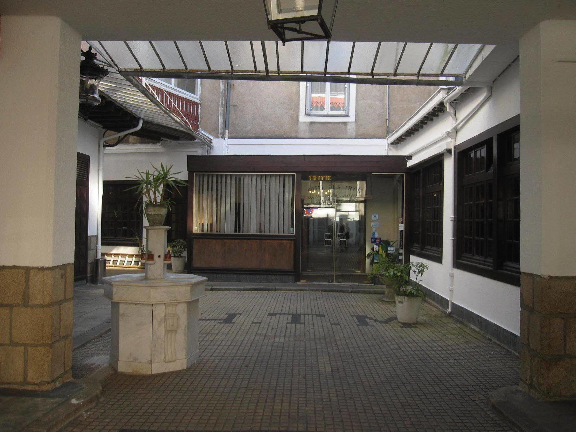 Hotel Des 3 Marchands น็องต์ ภายนอก รูปภาพ